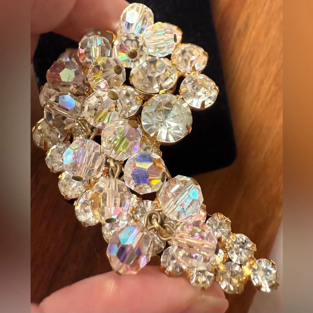 Elegant VTG Juliana DeLizza & Elster Cha Cha Clear Rhinestone Beaded Brooch Pin